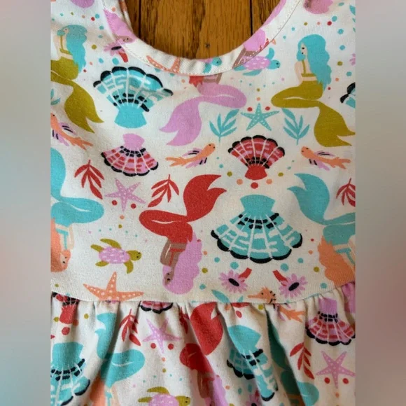 2T Hanna Andersson rainbow mermaid print ruffle sleeve dress with pockets - Picture 4 of 7